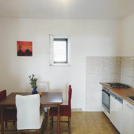 Ii アパート プラビッチ・シェプリネ